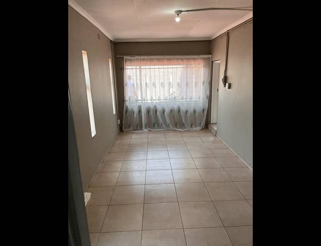 4 BEDROOM FREEHOLD FOR SALE IN MAYBERRY PARK